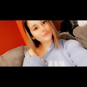 Meet your Posher, Chloe